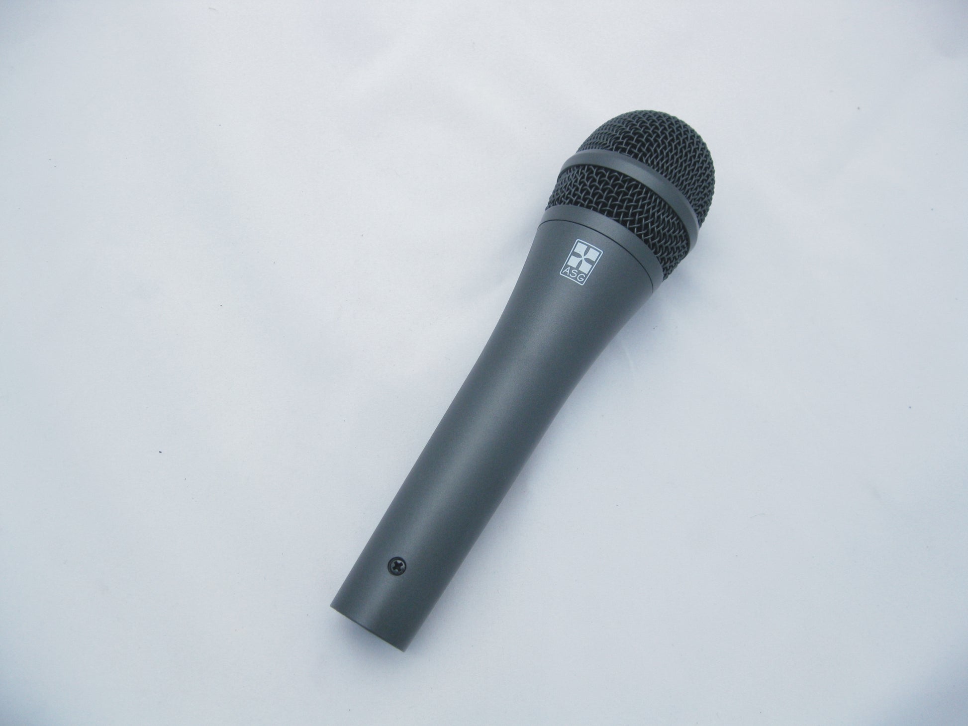 Professional handheld mic 2040